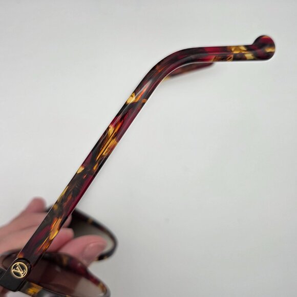 Louis Vuitton Women’s Round Sunglasses – Tortoise Multicolor Frame - Picture 9 of 16